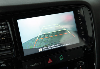 Подержанный автомобиль Mitsubishi Outlander 2022 года (15 фото)