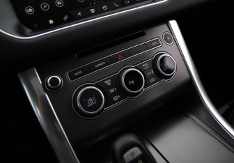 Подержанный автомобиль Land Rover Range Rover Sport 2017 года (21 фото)