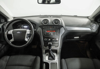Подержанный автомобиль Ford Mondeo Sedan 2012 года (10 фото)