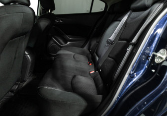 Подержанный автомобиль Mazda 3 Hatchback 2014 года (10 фото)