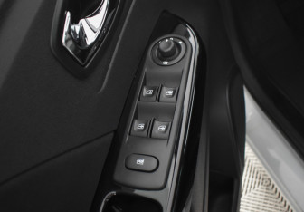 Подержанный автомобиль Renault Kaptur 2016 года (18 фото)