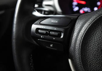 Подержанный автомобиль Kia Rio Hatchback 2021 года (18 фото)