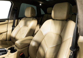 Подержанный автомобиль Porsche Macan 2015 года (23 фото)