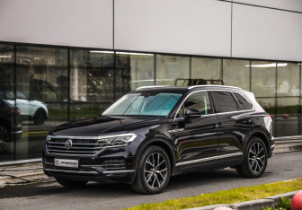 Подержанный автомобиль Volkswagen Touareg 2019 года (3 фото)