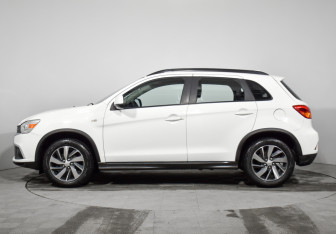 Подержанный автомобиль Mitsubishi ASX 2018 года (8 фото)