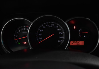 Подержанный автомобиль Nissan Tiida Hatchback 2013 года (19 фото)