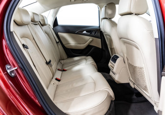 Подержанный автомобиль Audi A6 Sedan 2013 года (18 фото)