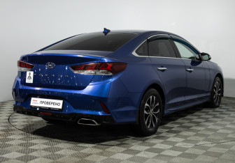 Подержанный автомобиль Hyundai Sonata 2017 года (5 фото)