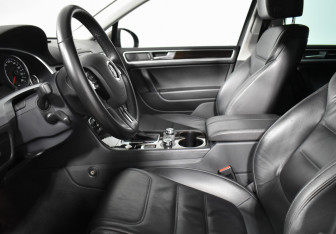Подержанный автомобиль Volkswagen Touareg 2014 года (10 фото)