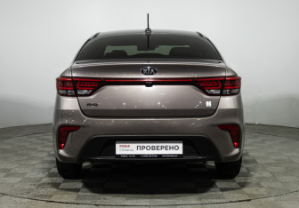 Подержанный автомобиль Kia Rio Sedan 2020 года (6 фото)