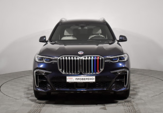Подержанный автомобиль BMW X7 2021 года (2 фото)
