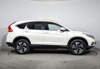 Подержанный автомобиль Honda CR-V 2015 года (4 фото)