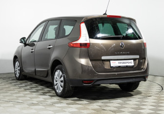 Подержанный автомобиль Renault Scenic 2011 года (7 фото)
