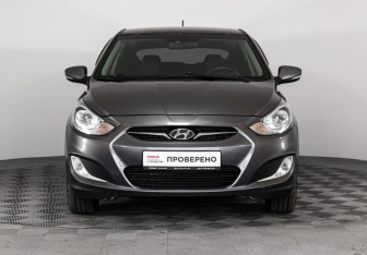 Подержанный автомобиль Hyundai Solaris Hatchback 2012 года (2 фото)