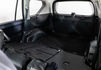 Подержанный автомобиль Toyota Land Cruiser Prado 2013 года (26 фото)