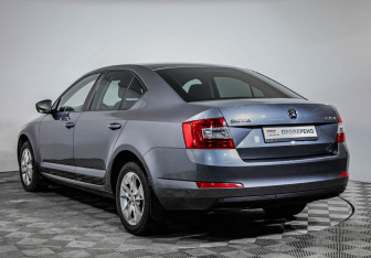 Подержанный автомобиль Skoda Octavia Liftback 2016 года (7 фото)