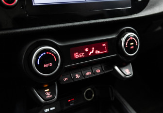 Подержанный автомобиль Kia Rio Sedan 2021 года (18 фото)