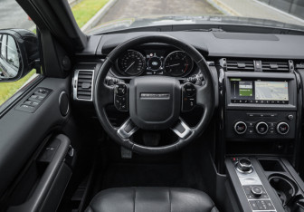 Подержанный автомобиль Land Rover Discovery 2019 года (14 фото)