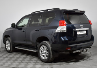 Подержанный автомобиль Toyota Land Cruiser Prado 2013 года (7 фото)