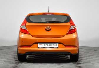 Подержанный автомобиль Hyundai Solaris Hatchback 2016 года (6 фото)