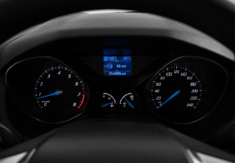 Подержанный автомобиль Ford Focus Sedan 2011 года (18 фото)