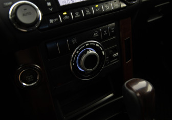 Подержанный автомобиль Toyota Land Cruiser Prado 2015 года (14 фото)