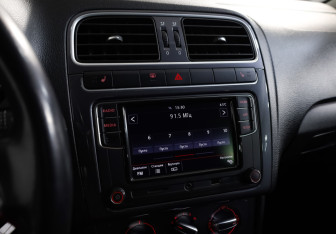 Подержанный автомобиль Volkswagen Polo Sedan 2018 года (17 фото)