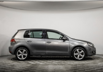 Подержанный автомобиль Volkswagen Golf Hatchback 2009 года (4 фото)