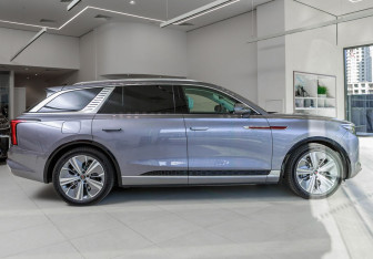 Новый Hongqi E-HS9 2022 (4 фото)