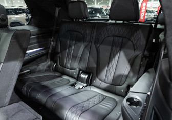 Подержанный автомобиль BMW X7 2019 года (18 фото)