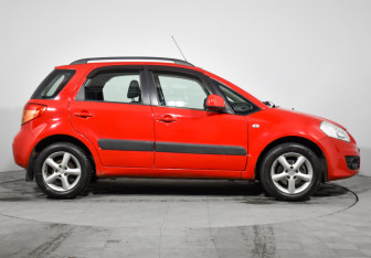 Подержанный автомобиль Suzuki SX4 Hatchback 2008 года (4 фото)