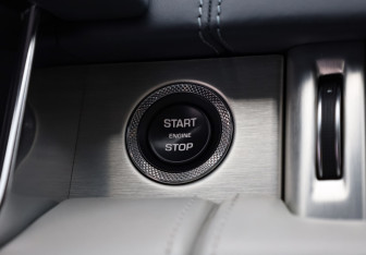 Подержанный автомобиль Land Rover Range Rover 2019 года (17 фото)