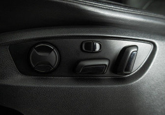 Подержанный автомобиль Volkswagen Touareg 2012 года (15 фото)