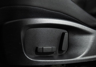 Подержанный автомобиль Jaguar E-Pace 2018 года (20 фото)