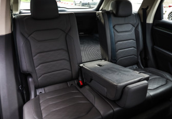 Подержанный автомобиль Volkswagen Touareg 2019 года (32 фото)