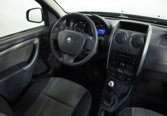 Подержанный автомобиль Renault Duster 2016 года (8 фото)