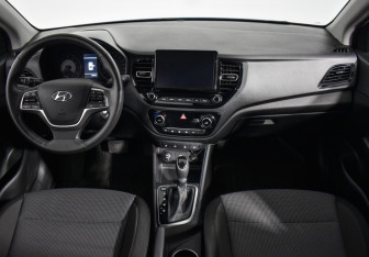 Подержанный автомобиль Hyundai Solaris Sedan 2022 года (13 фото)