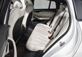 Подержанный автомобиль BMW X4 2020 года (11 фото)