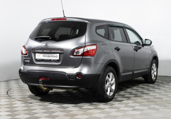 Подержанный автомобиль Nissan Qashqai+2 2012 года (5 фото)