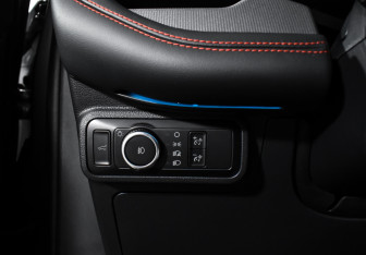 Подержанный автомобиль Ford Explorer 2024 года (11 фото)
