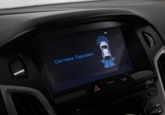 Подержанный автомобиль Ford Focus Hatchback 2012 года (19 фото)