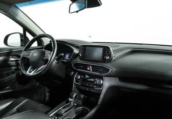 Подержанный автомобиль Hyundai Santa Fe 2018 года (9 фото)