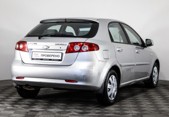 Подержанный автомобиль Chevrolet Lacetti Hatchback 2011 года (5 фото)