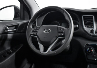 Подержанный автомобиль Hyundai Tucson 2017 года (15 фото)