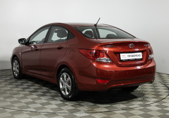 Подержанный автомобиль Hyundai Solaris Sedan 2011 года (7 фото)