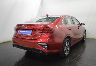 Подержанный автомобиль Kia Cerato Sedan 2019 года (5 фото)