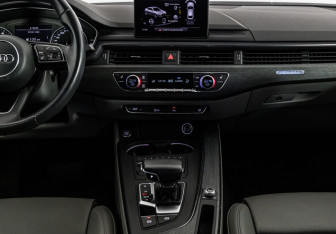 Подержанный автомобиль Audi A5 Liftback 2017 года (17 фото)