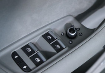 Подержанный автомобиль Audi Q7 2017 года (17 фото)