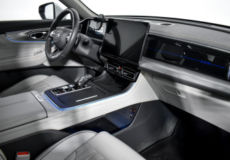 Подержанный автомобиль GAC GS8 2023 года (14 фото)