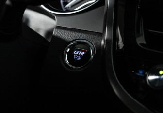 Подержанный автомобиль Toyota Camry Sedan 2022 года (19 фото)